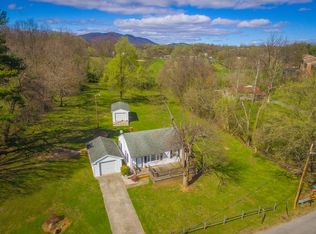 1920 Carvin St NE, Roanoke, VA 24012