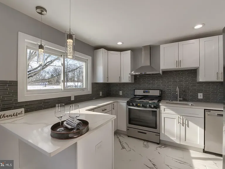 502 Bloomfield Dr — Photo 12