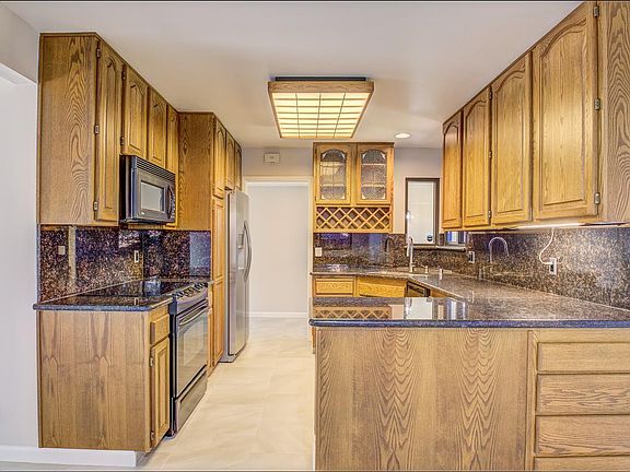 4th image of 3990 Timberline Dr