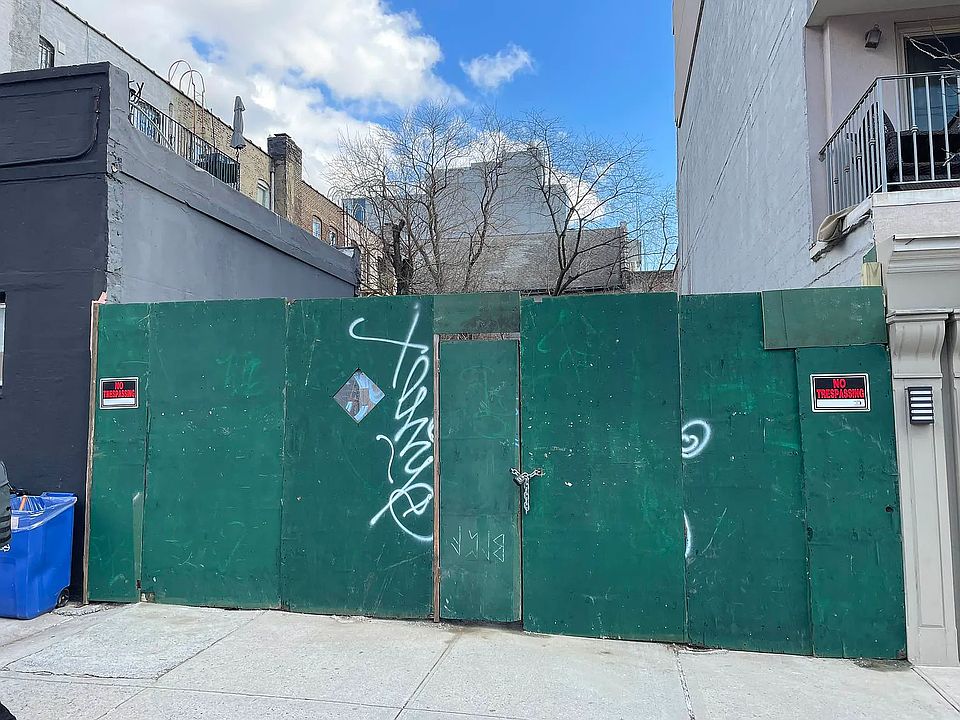 2nd image of 3009 21st St