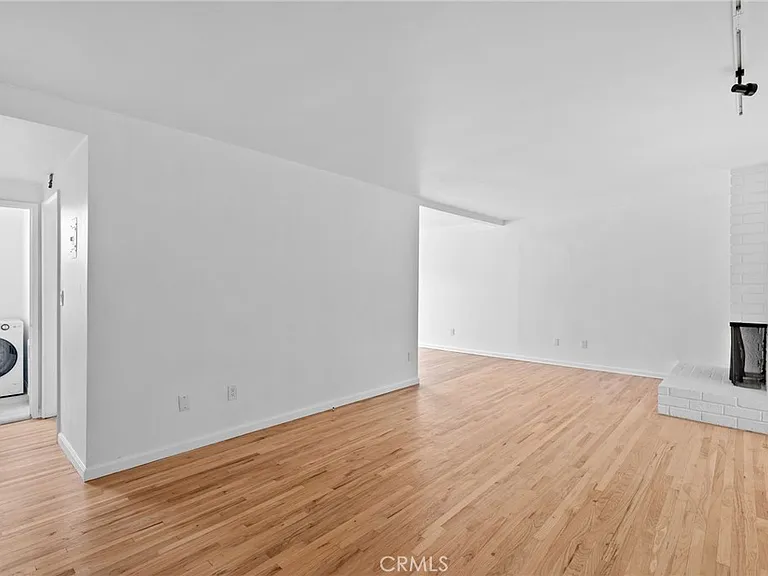11761 W Sunset Blvd — Photo 4