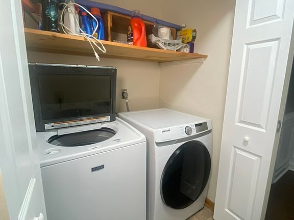4th image of 5681 Pepperbush Dr