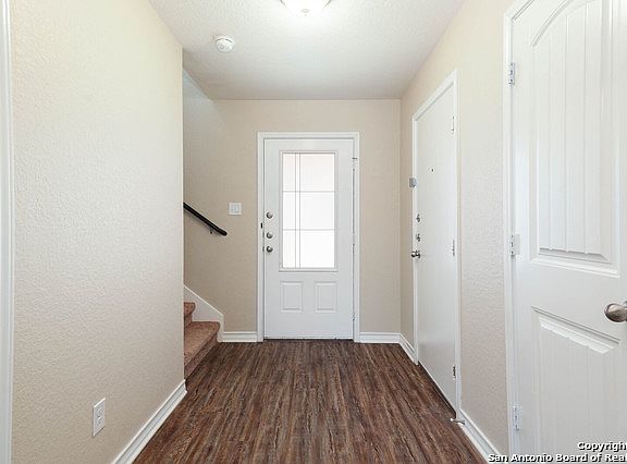 3rd image of 6122 AKIN PL