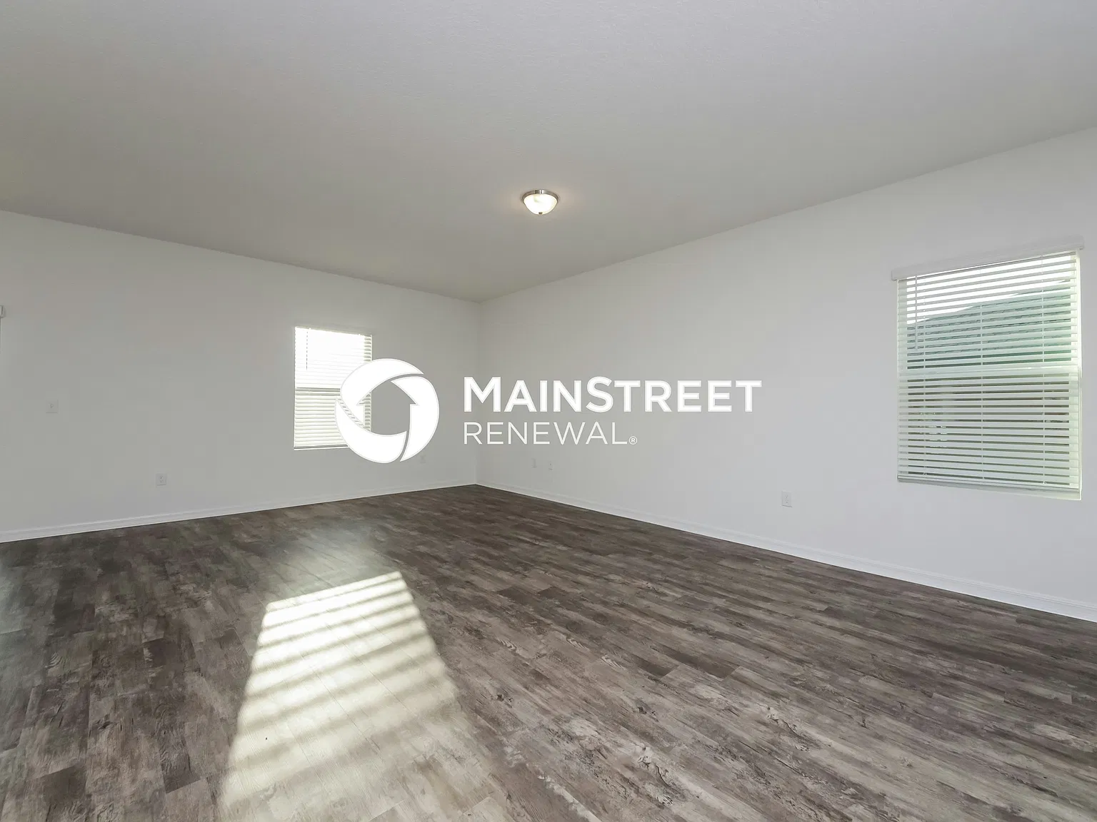 413 Stillwater Ln — Photo 3