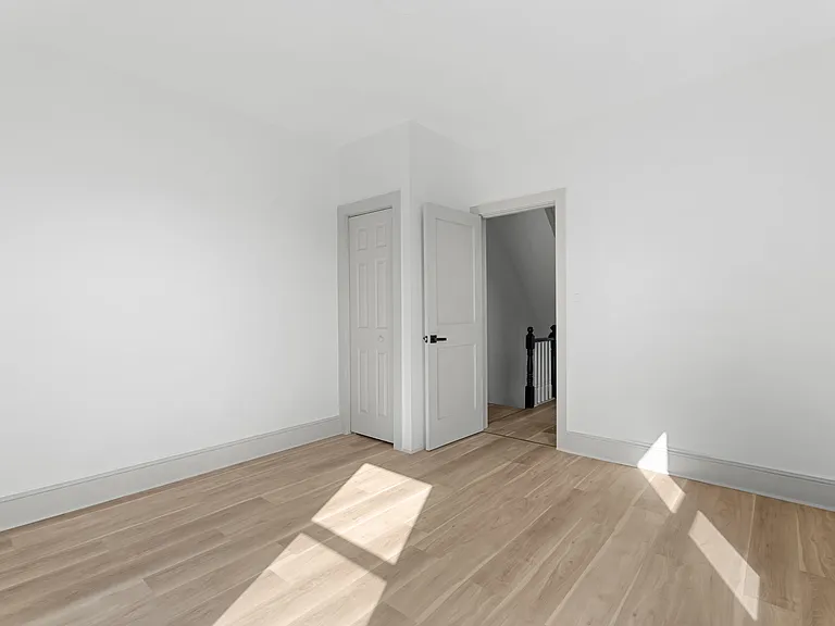 163 Summit Ave — Photo 16