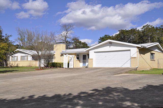1st image of 241 Doris Dr