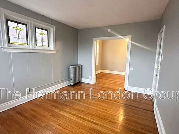 3rd image of 5042 Pernod Ave #2F