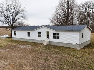 1950 County Road 375 N, Fairfield, IL 62837