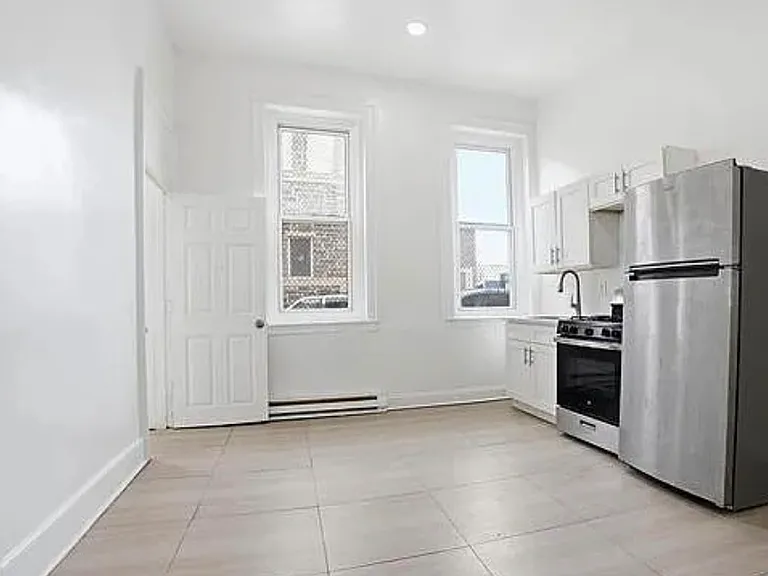 3462 N Front St #1 — Photo 2