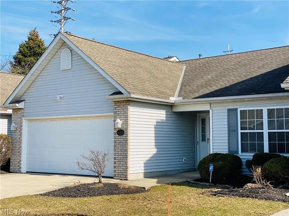 624 Hidden Harbor Dr #16, Fairport Harbor, OH 44077