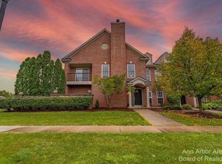 5693 Hampshire Ln, Ypsilanti, MI 48197