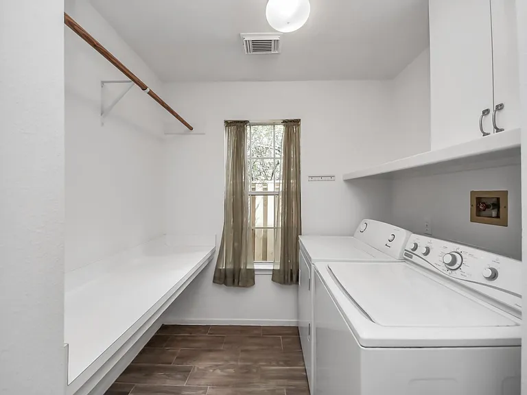 103 E Lakeridge Dr — Photo 25