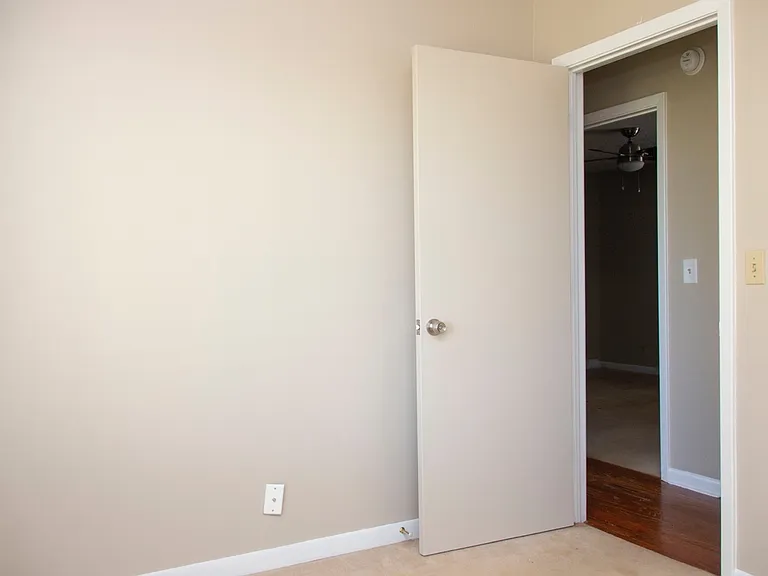 809 Bishop Cir — Photo 15