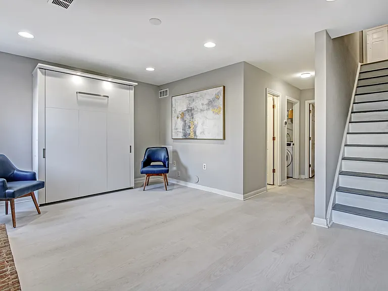 313 10th St NW — Photo 22
