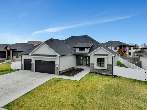 1125 S 89th St, Lincoln, NE 68520