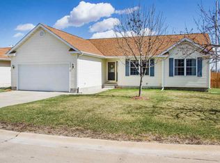 928 Cypress Dr, Colona, IL 61241