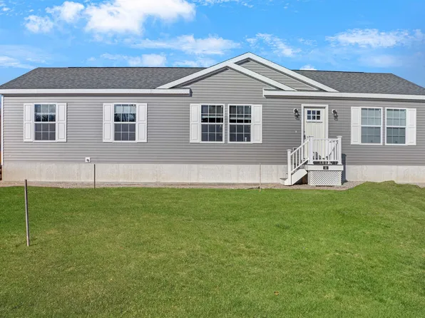 31 Margarets Way, Ossipee, NH 03864