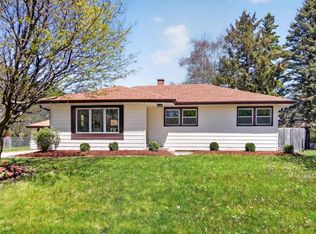 5224 W LUEBBE LANE, Milwaukee, WI 53223