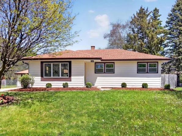 5224 W LUEBBE LANE, Milwaukee, WI 53223