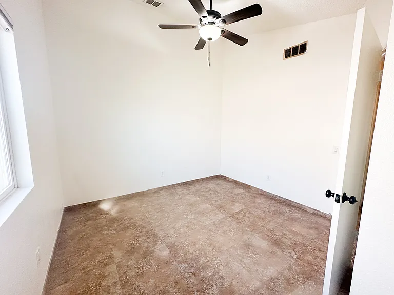3025 W Irma Ln — Photo 19