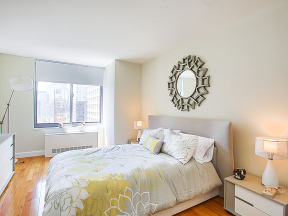 3rd image of 235 W 48th St APT 38C