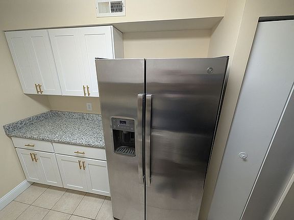 5th image of 415 Christopher Ave APT 31