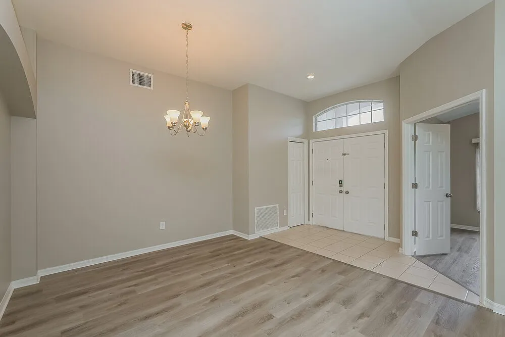 3 bed, 2.0 bath, 1847 sqft, $2,280 — Photo 3