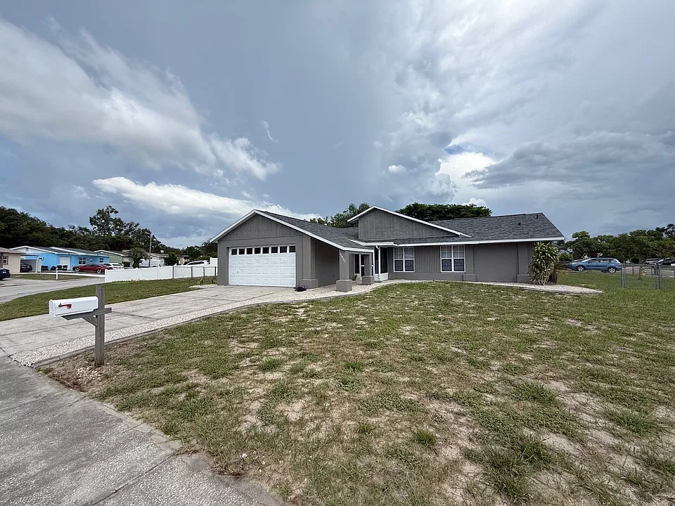 9922 Woodridge Ct