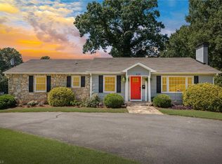 826 Wellington Rd, Winston Salem, NC 27106