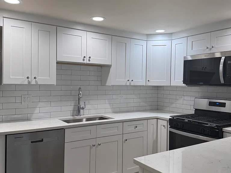4259 N Mozart St #G — Photo 2