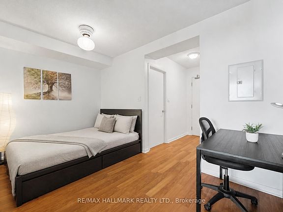 5th image of 2464 Weston Rd #505