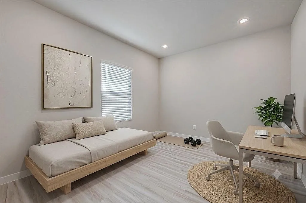 4 bed, 2.5 bath, 2787 sqft, $2,800 — Photo 3