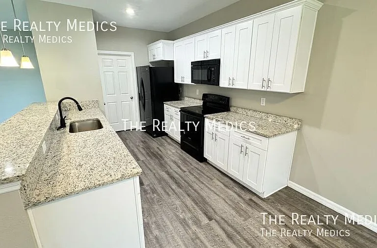 8219 Cozumel Ln — Photo 44