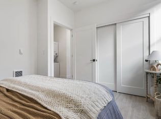 9060 NE Hoyt St #5, Portland, OR 97220