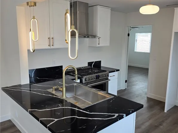 15417-15419 Tuba St, Mission Hills, CA 91345