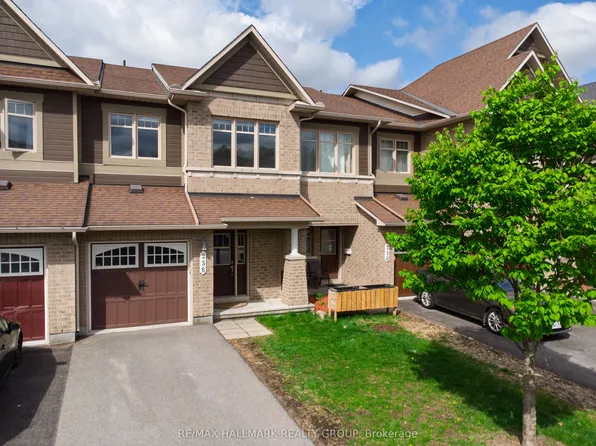 236 Trailsedge Way, Ottawa, ON K1W 0E8