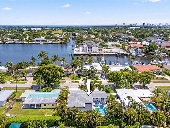 5th image of 765 Lagoon Drive