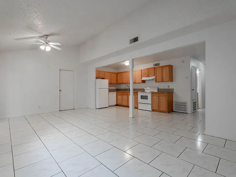 5198 Greene Ln — Photo 9
