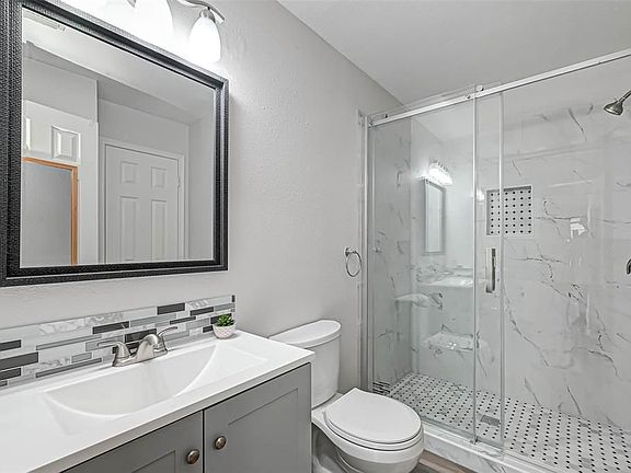 5th image of 2930 Grants Lake Blvd