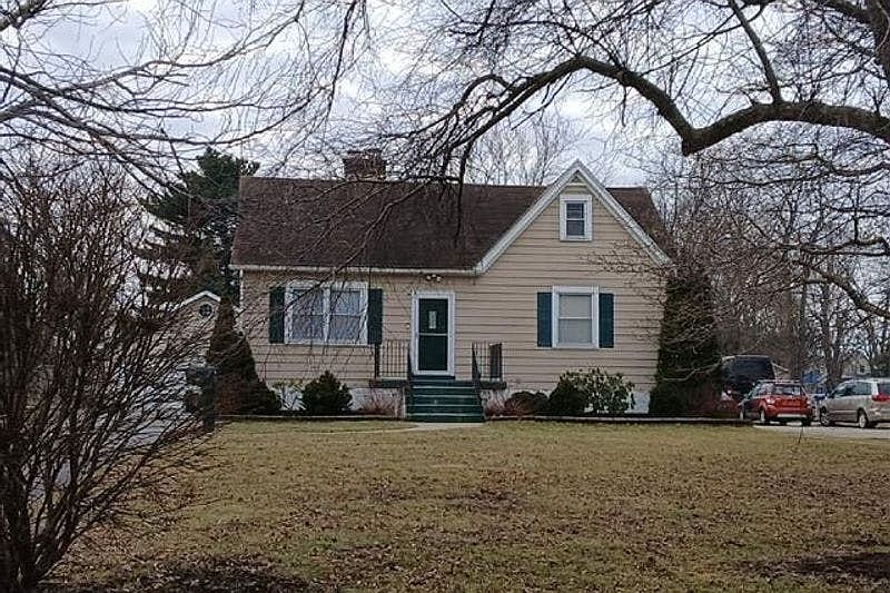 1st image of 3133 180th St