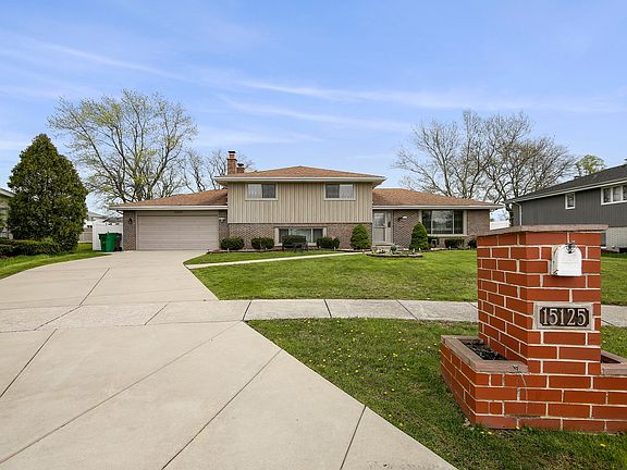 3rd image of 15125 Lilac Ct