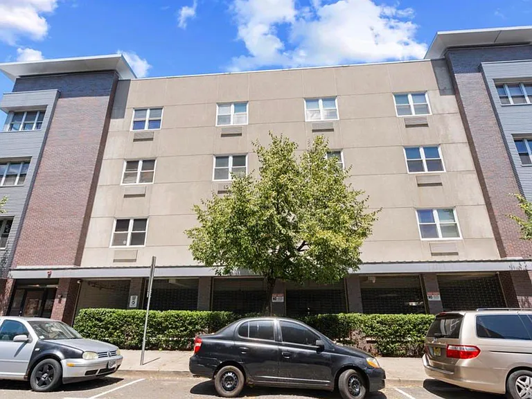 5501 Hudson Ave #407 — Photo 16