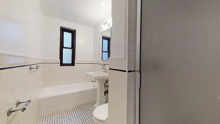 Rented by Bond New York | media 26