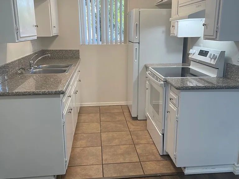 380 K St — Photo 5