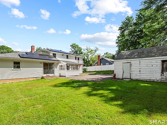 4th image of 521 West Wolcott Avenue