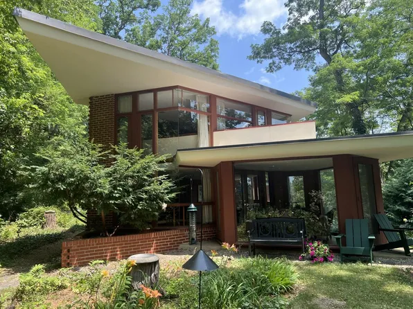 1003 Oak Way, Madison, WI 53705