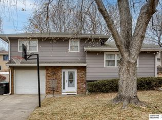 15320 Drexel Cir, Omaha, NE 68137