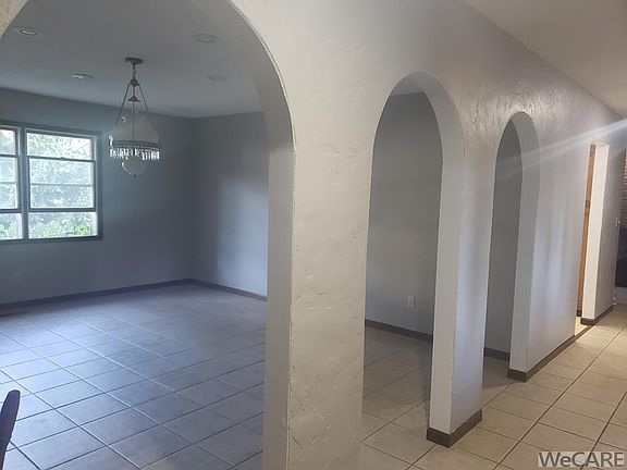4th image of 2818 Shadowood Dr