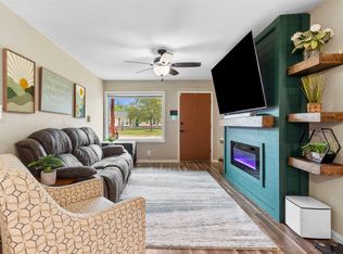 345 NW Lorna St, Burleson, TX 76028