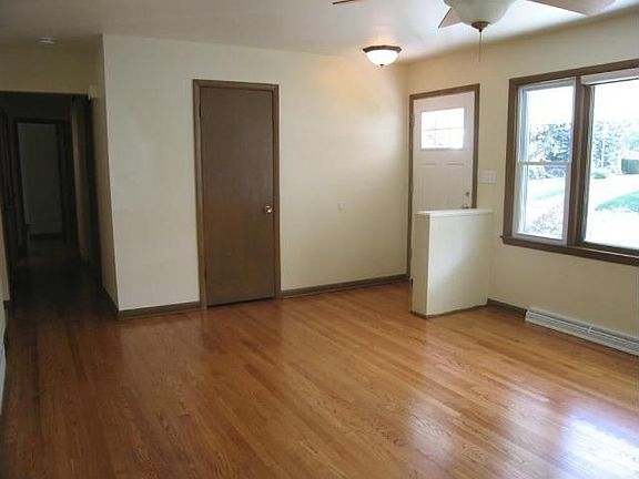 3rd image of 5735 S Lochleven Ln